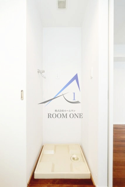 Ｎ３５　ＥＡＳＴの設備|洗濯機置き場です。