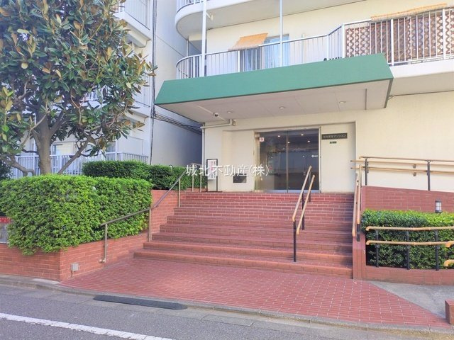 恒陽鷺宮マンションのエントランス