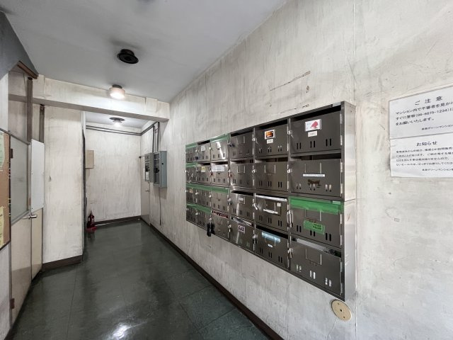 長居グリーンマンションのエントランス