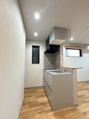 【キッチン】 | T-azul岸根公園 | 人気の対面・カウンターキッチン※工事中写真（2025年12月1日撮影）