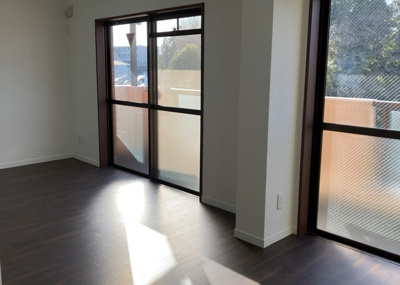 【内装】 | ボヌールガーデン相模大野 | 内装はとにかくおしゃれなものがいい！と選ぶ前に、まず住んだ後のことを想像してみましょう。住んでみたらコンセントの位置が悪くて使いにくいなど出てきます。事前にどの家電をどこに置くか想定しておきましょう。