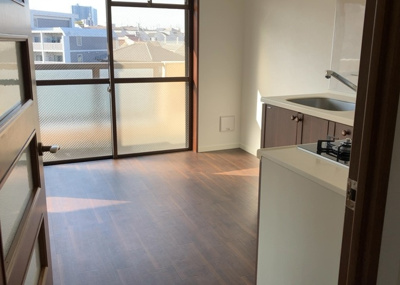 【居間・リビング】 | ボヌールガーデン相模大野 | リビングの間取りの種類は大きくわけてリビングとダイニングが別になっているタイプ、リビングダイニング一体型です。どちらも一長一短ですので、家を選ぶ時はその両面をチェックして決めるようにしましょう。