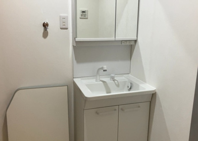 【独立洗面台】 | ボヌールガーデン相模大野 | 洗面化粧台では顔を洗ったり、身だしなみを整えることが本来の使い方ですが、用途によっては洗面化粧台に求められる機能が違ってくるため、ご自身や家族のライフスタイルに合ったものを選ぶことをおすすめ致します。