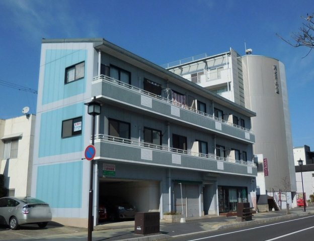 唐津市魚屋町のアパートの外観