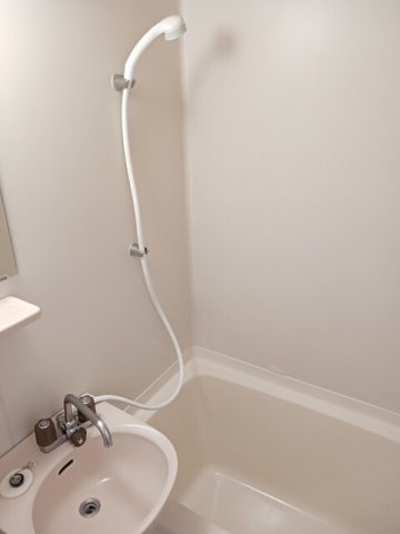 北本ハイツの浴室|きれいなお風呂です