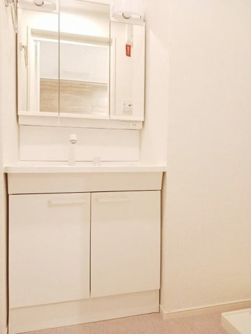 ビューテラス　Ⅲの洗面所|明るい洗面所です