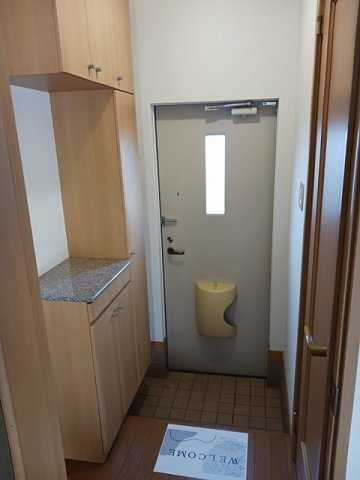 サニーヴィレッジＡの玄関|ゆったりとした玄関です