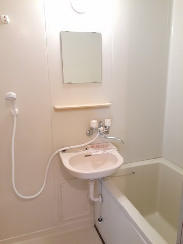 メゾンドセシボンの洗面所|スペースが確保できる洗面所です