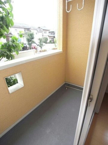 メゾン・ジェルメⅢのバルコニー|開放的で明るい空間を演出してくれるバルコニーです