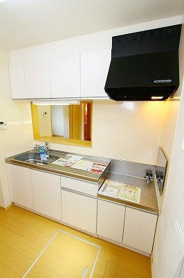 カーサ壱番館のキッチン|コンパクトなキッチンで掃除もラクラク