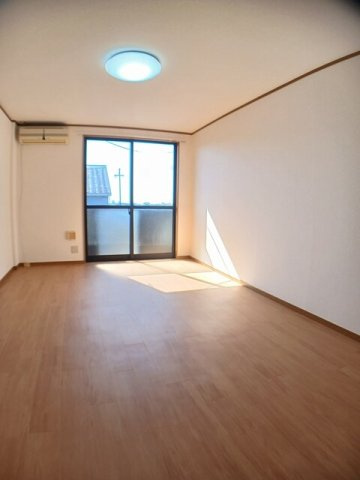 エレガンテの内装|過ごしやすい室内です