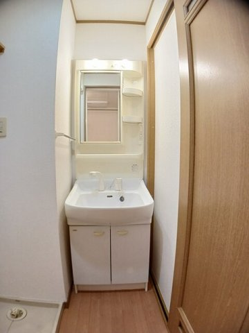 エレガンテの洗面所|忙しい朝には欠かせない洗面所です