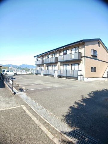 エレガンテの駐車場|カースペースがあります