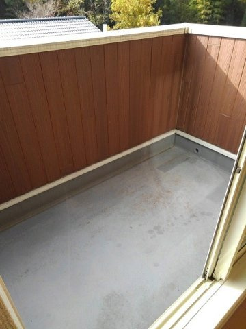 ＮｏｂｌｅＰｅａｃｈ弐番館のバルコニー|暖かな日差しのふりそそぐバルコニー