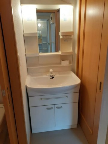 サンシャイン　ラッキ－Ⅰの洗面所|脱衣スペースもあります