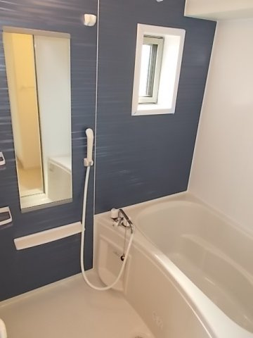 サーンク　アルブルの浴室|日々の疲れを癒すお風呂付です