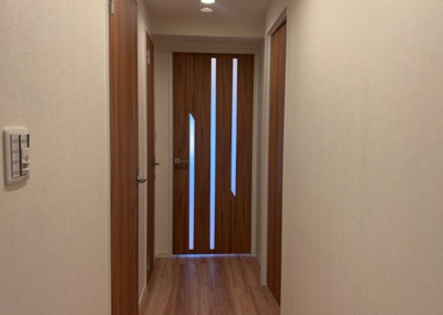 【内装】 | シャローム橋本 | 内装はとにかくおしゃれなものがいい！と選ぶ前に、まず住んだ後のことを想像してみましょう。住んでみたらコンセントの位置が悪くて使いにくいなど出てきます。事前にどの家電をどこに置くか想定しておきましょう。