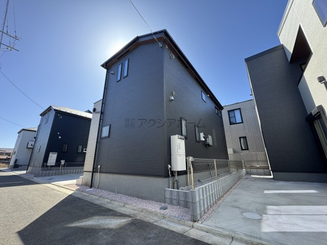 東村山市久米川町3丁目・全9棟　新築一戸建　2号棟　の前面道路含む現地写真|前面道路は交通量が少なく安全です♪
