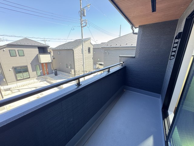 東村山市久米川町3丁目・全9棟　新築一戸建　2号棟　のバルコニー|雨の日も安心のインナーバルコニー