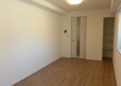 【子供部屋】 | シャローム橋本 | 子供が何人でも年齢によっては、受験時にしっかり壁のある個室があった方が良い場合もあります。難しい問題ですが、兄弟の人数や、性別や年齢差によって状況が異なりますので、数年後のこともしっかり考えましょう。