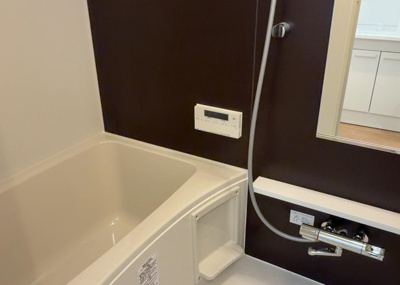 【浴室】 | シャローム橋本 | 入浴時の快適さも大事なことですが、綺麗な状態を維持できなければ気持ちよく入浴できません。毎日の掃除が楽という点は大事なポイントになります！カビが生えにくく掃除がしやすい、壁や浴槽を選ぶといいでしょう。