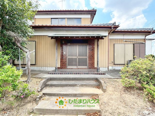 久喜市菖蒲町菖蒲　中古一戸建ての玄関
