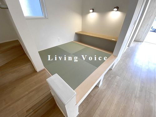 【居間・リビング】 | 【仲介手数料０円】平塚市南原1丁目　新築一戸建て　全3棟 | 平塚市南原1丁目　新築一戸建て　全3棟