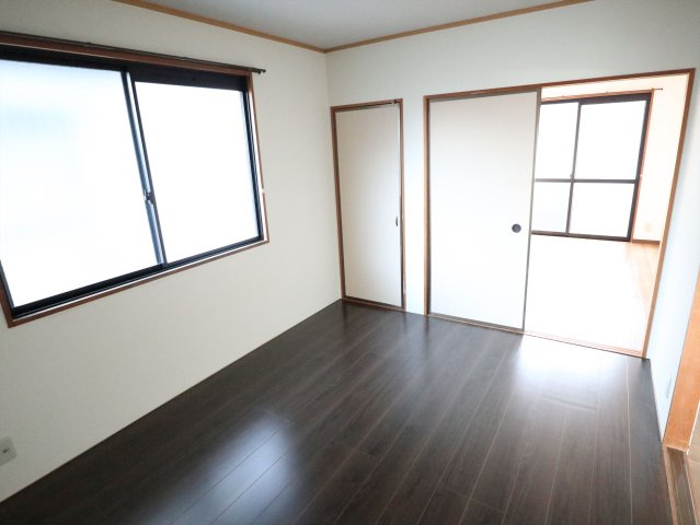 ホワイトハイツFの寝室