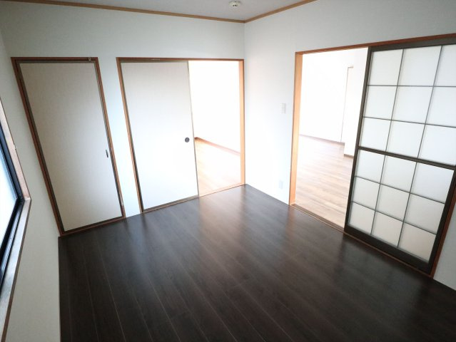 ホワイトハイツFの寝室