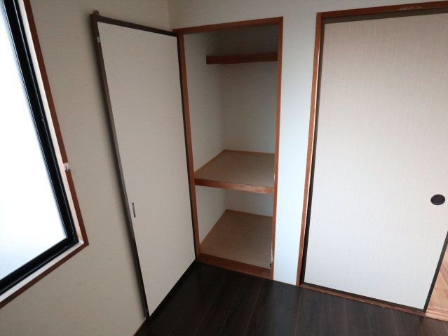 ホワイトハイツFの収納