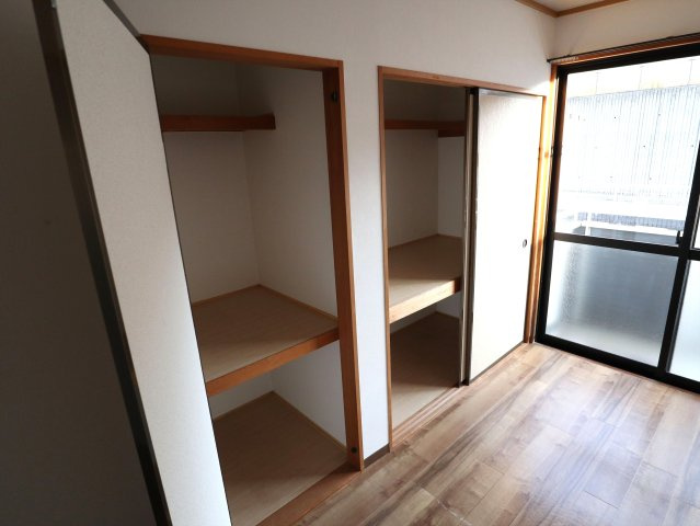 ホワイトハイツFの収納