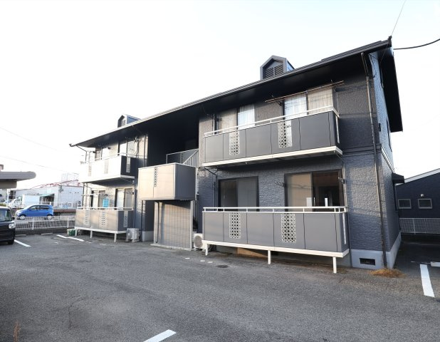 ホワイトハイツFの外観