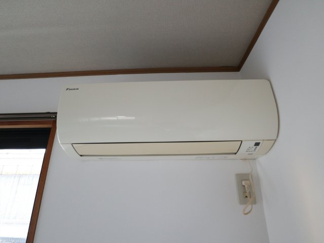 ホワイトハイツFの設備|エアコン