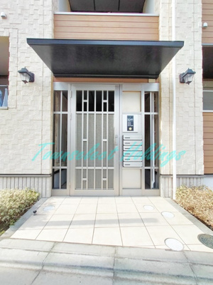 【エントランス】 | マーガレットSEA | 安心のオートロック付きエントランス