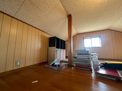 【収納】 | ■１００万円値下げしました■高槻市辻子三丁目 | 屋根裏収納庫付き