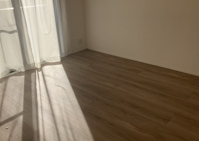 【寝室】 | セントレー相武台 | 寝室でゆっくりと過ごすためにはベッド周りの適度な空間を担保することや窓の位置、照明の明るさ、寝室の広さなどを考える必要があります。自身や家族の構成とライフスタイルに併せて寝室にする部屋を選びましょう！