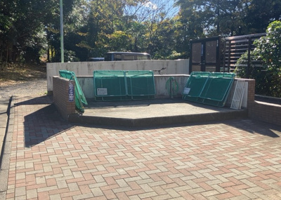 【設備】 | セントレー相武台 | 共有部分は、住民なら誰もが使える設備のこと。例えば駐車場やエレベーター、インターネット設備、セキュリティ設備などがあります。他にも、マンションの廊下・外部階段やエントランス・ゴミ置き場などがあります。