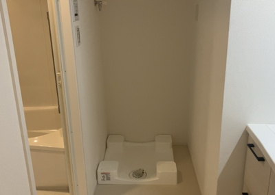 【ランドリースペース】 | セントレー相武台 | ランドリースペースも気になります。洗濯機置場があり「洗う、干す、取り込む、アイロンがけ、たたむ」など、洗濯に関する家事をするための空間です。広さや収納など付帯設備も含めて、詳細は現地でご確認ください。