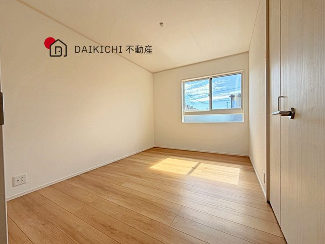 【洋室】 | 鴻巣市小松1丁目　新築戸建　全14棟　4号棟