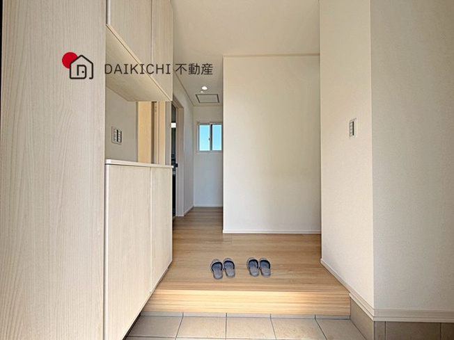 【玄関】 | 鴻巣市小松1丁目　新築戸建　全14棟　4号棟