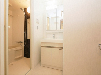 【洗面所】 | エグゼ難波南Ⅵ | 独立洗面化粧台が付いています