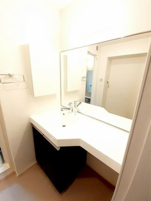 【洗面所】 | アルカディア・ジン | スペースが確保できる洗面所です