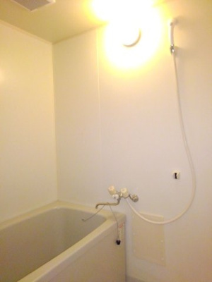 【浴室】 | シンエイビル | 日々の疲れを癒すお風呂付です