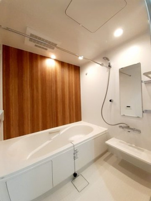 【浴室】 | クレアⅡ | 落ち着いた空間のお風呂です