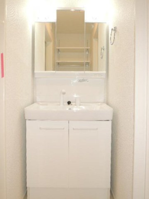 【洗面所】 | パーチェⅡ | 明るい洗面所です