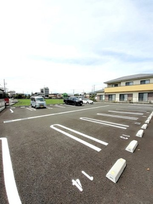 【駐車場】 | コートハウス蓼原Ⅱ | 駐車場があるので、車を買う予定の方も安心です