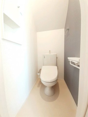 【トイレ】 | レコルト　アクアルーチェ | 清潔感のあるトイレです