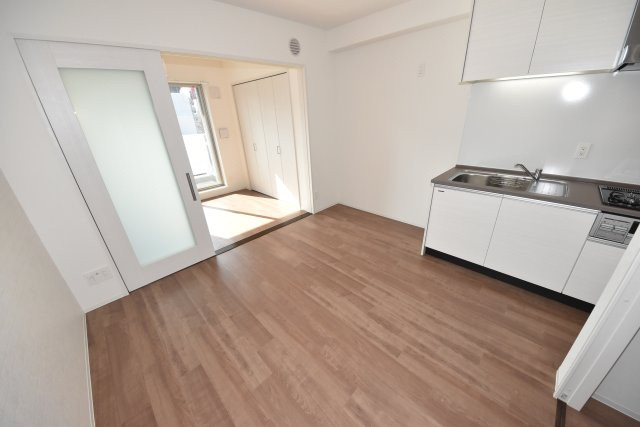 フォレストコート南大江公園の居間・リビング