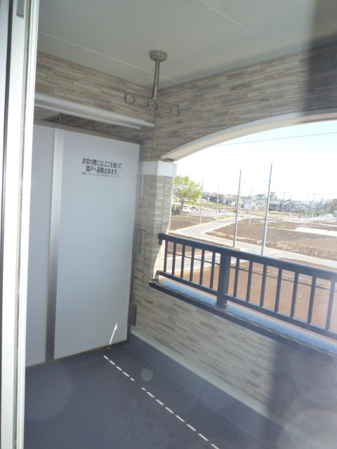 さいたま市緑区大字三室のアパートのバルコニー
