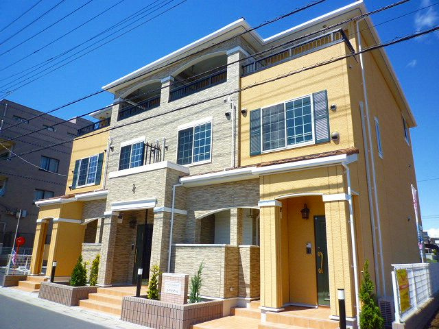 さいたま市緑区大字三室のアパートの外観